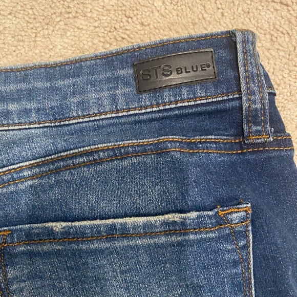 Jeans - Picture 2 of 4